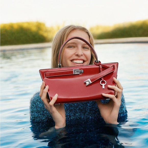 Tory Burch Brand New
Lee Radziwill Cat Eye bag - Picture 13 of 15